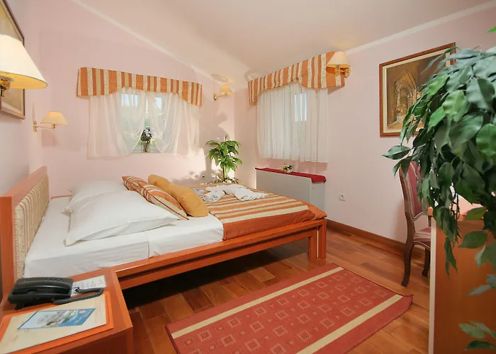 托里吉尔酒店 3*