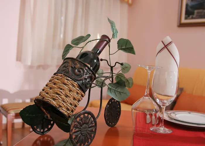 托里吉尔酒店 特罗吉尔