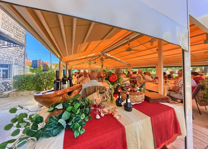 托里吉尔酒店 酒店 特罗吉尔