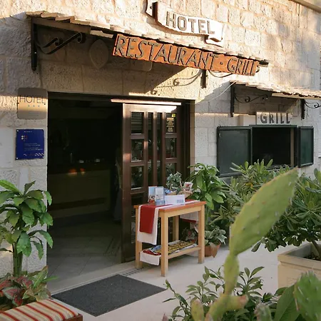 Hotel Trogir Otel