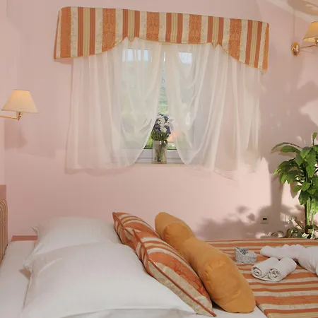 Hotel Trogir 호텔 트로기르