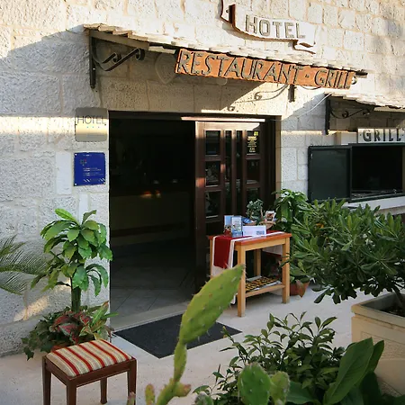 Hotel Trogir Otel