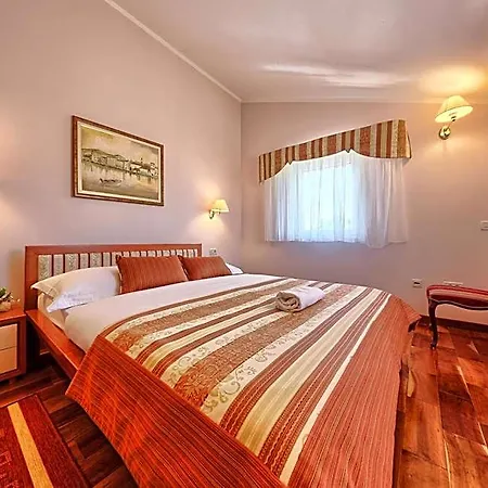 Hotel Trogir 3*