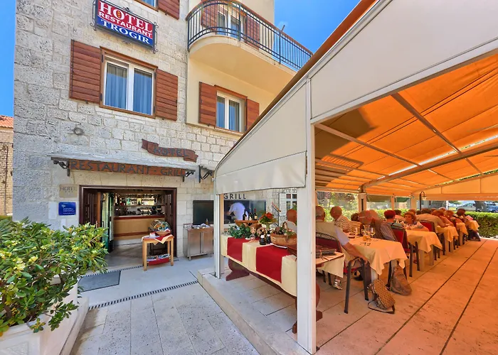 Hotel Trogir Otel