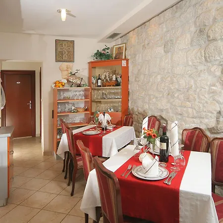 Hotel Trogir 3*